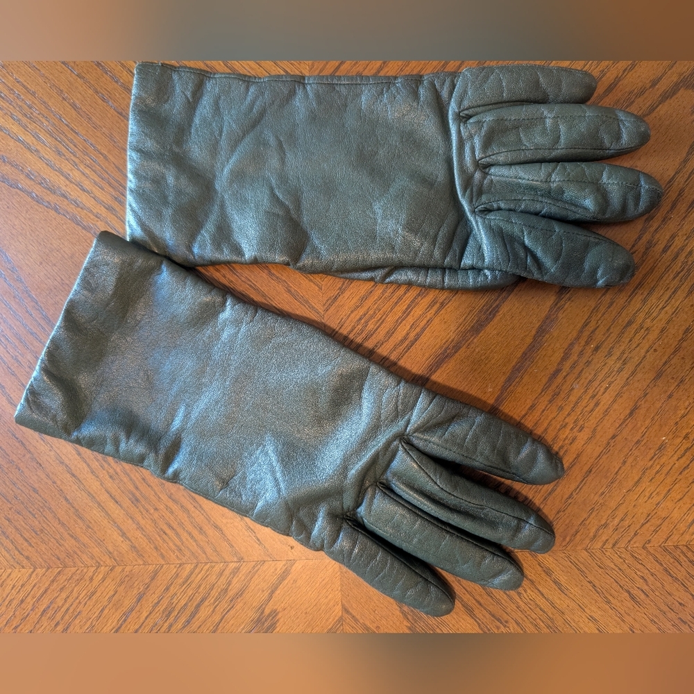 1950's Vintage Elegant Olive Green Leather Gloves With 100% Cashmere Interior